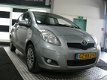 Toyota Yaris - 1.0 VVT-i COMFORT 5D-AIRCO-TRKH-MOOIE AUTO - 1 - Thumbnail