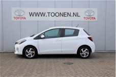 Toyota Yaris - 1.5 Hybrid Aspiration Parkeercamera-Lichtmetalen velgen