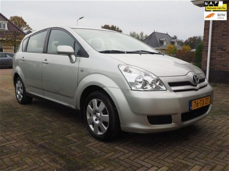 Toyota Verso - 1.8 VVT-i Terra 7p. | 7 persoons | ECC | Trekhaak | - 1