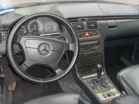 Mercedes-Benz E-klasse Combi - 420 Avantgarde 7 persoon - 1