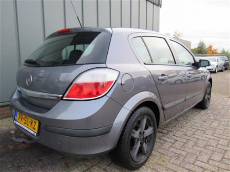 Opel Astra - 1.6 Executive //APK//NAP//Airco//Navi//Cruise//CV+AB//Elec.Ramen//Trekhaak// - 1