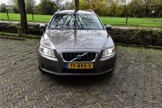 Volvo V70 - 3.0 T6 AWD Summum - 1