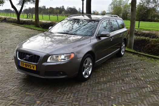 Volvo V70 - 3.0 T6 AWD Summum - 1