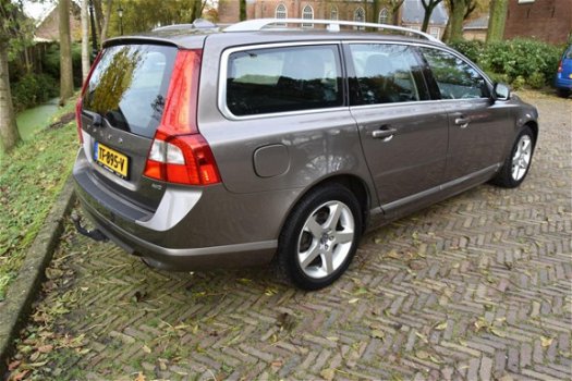 Volvo V70 - 3.0 T6 AWD Summum - 1