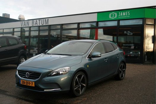 Volvo V40 - 1.6 T4 Momentum R-DESIGN Styling pack - 1