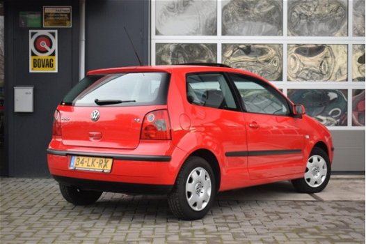 Volkswagen Polo - 1.4-16V Comfortline Automaat/Weinig KM/Dealer onderh - 1