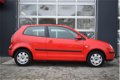 Volkswagen Polo - 1.4-16V Comfortline Automaat/Weinig KM/Dealer onderh - 1 - Thumbnail