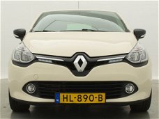 Renault Clio - TCe 90 Expression Navigatie / Airco / Cruise Controle / Parkeersensoren / LM Velgen