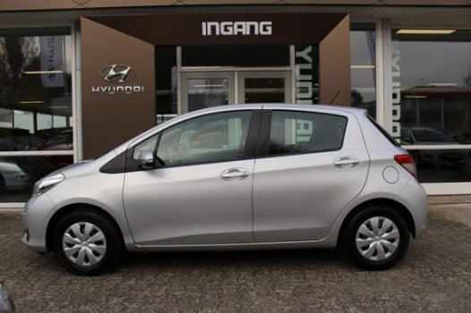 Toyota Yaris - 1.0 VVT-i Now | airco | Centrale deurver. | ABS - 1