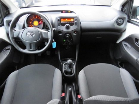 Toyota Aygo - 1.0 VVT-i x-now Airco Elek Ramen - 1