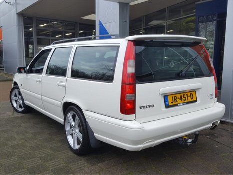 Volvo V70 - 2.5T 250PK AWD AUTOMAAT COMFORT | YOUNGTIMER | CLIMA | CRUISE | ELEK.STOEL | DAKRAILS | - 1