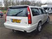 Volvo V70 - 2.5T 250PK AWD AUTOMAAT COMFORT | YOUNGTIMER | CLIMA | CRUISE | ELEK.STOEL | DAKRAILS | - 1 - Thumbnail