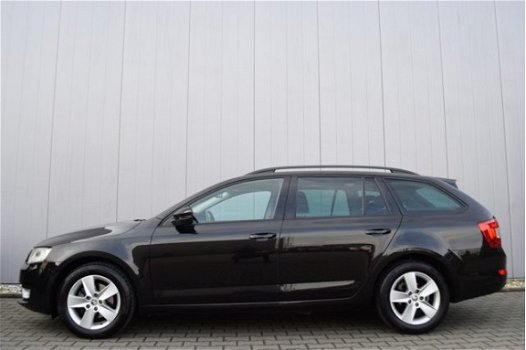 Skoda Octavia Combi - 1.6 TDi Greenline Businessline ECC. Full Map Navi, Sportstoelen, Dealer Onderh - 1