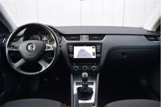 Skoda Octavia Combi - 1.6 TDi Greenline Businessline ECC. Full Map Navi, Sportstoelen, Dealer Onderh - 1