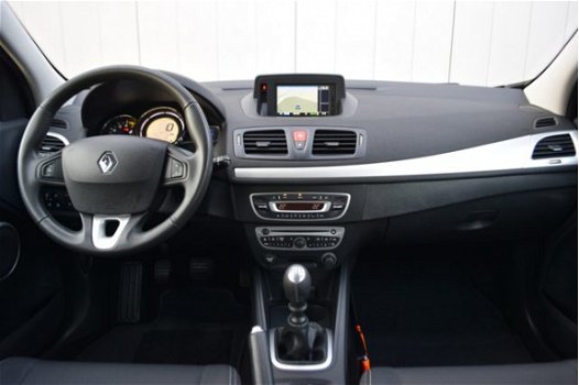 Renault Mégane - 1.6 5Drs Dynamique ECC, Full Map Navi, Trekhaak, Volledig Onderhouden - 1