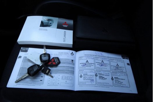Mitsubishi Outlander - 2.0 Intro Edition Navi, Dealer O.H - 1