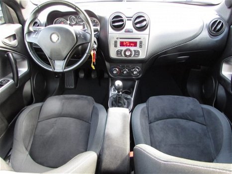 Alfa Romeo MiTo - 1.4 105pk Sportiva 6-BAK|ALCANTARA|STOELVERWARMING|AIRCO|BLUE TOOTH|PDC|AUX|18 INC - 1