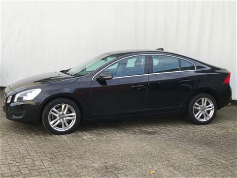 Volvo S60 - 1.6 T4 180 PK Momentum - 1