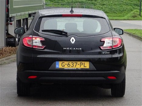 Renault Mégane Estate - 1.6 Authentique _@ Navigatie Dealer-Oh - 1