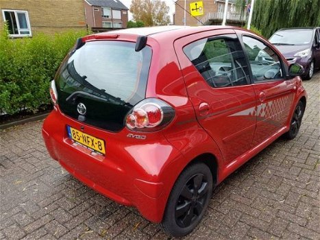 Toyota Aygo - 1.0 VVT-i Aspiration Red 5drs - 1