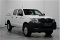 Toyota HiLux - 2.5 DI 145 pk 4WD Grijs Kenteken met 2 Zitplaatsen Airco, Radio/CD, Laadbak over Laad - 1 - Thumbnail