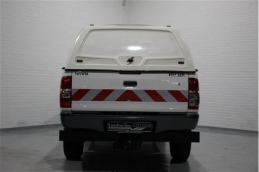 Toyota HiLux - 2.5 DI 145 pk 4WD Grijs Kenteken met 2 Zitplaatsen Airco, Radio/CD, Laadbak over Laad - 1