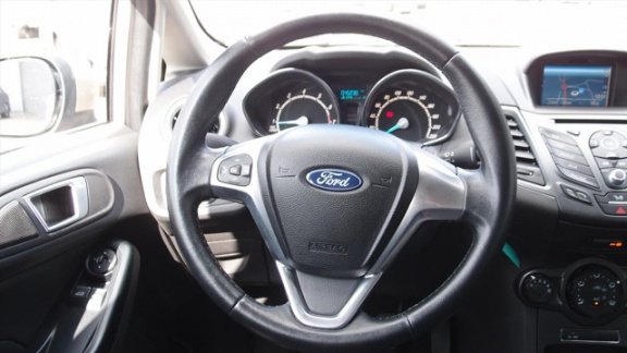 Ford Fiesta - 5-DRS AIRCO NAVIGATIE NL-AUTO - 1