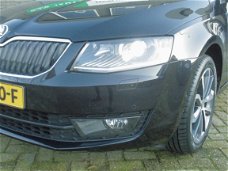 Skoda Octavia Combi - Style Xenon verl./ schuif kanteldak /leder/alcantara navi