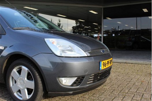 Ford Fiesta - 1.3 Futura nette auto met trekhaak - 1