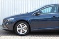 Volvo V40 - 2.0 D4 190PK Momentum Business Navi Regensensor Park Assist - 1 - Thumbnail