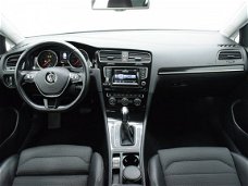 Volkswagen Golf - 1.4 TSI 150pk Automaat R-Line Business Edition + Afneembare Trekhaak