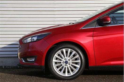 Ford Focus - 1.5 150pk ecoboost Titanium Edition Navigatie 17'' PDC 87 - 1