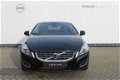 Volvo V60 - T5 240pk Automaat / Navigatie / Xenon verlichting / PDC voor en - 1 - Thumbnail