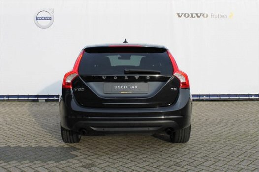 Volvo V60 - T5 240pk Automaat / Navigatie / Xenon verlichting / PDC voor en - 1