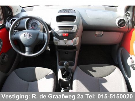 Toyota Aygo - 1.0-12V + | Airco | Elektrische ramen | Dakspoiler | Lichtmetalen velgen - 1