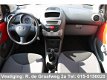 Toyota Aygo - 1.0-12V + | Airco | Elektrische ramen | Dakspoiler | Lichtmetalen velgen - 1 - Thumbnail