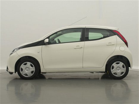 Toyota Aygo - 1.0 VVT-i x-play Airco | Bluetooth | Camera | - 1