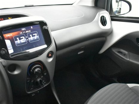 Toyota Aygo - 1.0 VVT-i x-play Airco | Bluetooth | Camera | - 1
