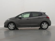 Peugeot 208 - 1.2 82pk Signature | Navigatie | Parkeersensoren | Airco |