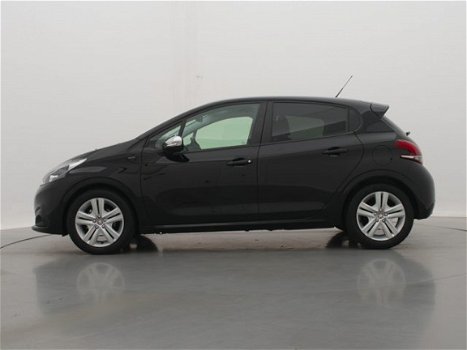 Peugeot 208 - 1.2 82pk Signature | Navigatie | Parkeersensoren | Airco | - 1