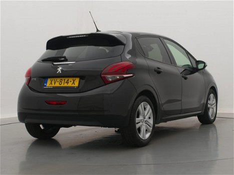 Peugeot 208 - 1.2 82pk Signature | Navigatie | Parkeersensoren | Airco | - 1