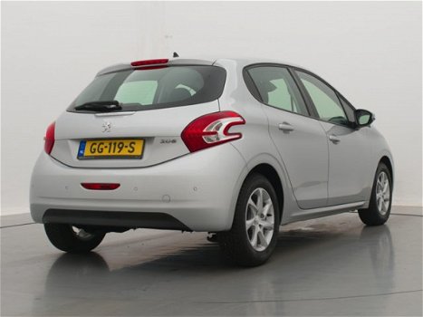 Peugeot 208 - 1.2 82pk Active | Navigatie TomTom | Parkeersensoren | Lm velgen | Airco | - 1