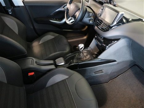 Peugeot 2008 - SUV 1.2 130 pk Allure | Achteruitrijcamera | Navigatie | Climate Control - 1