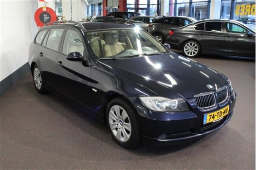 BMW 3-serie Touring - 318i High Executive Navigatie / Climatecontrol - 1