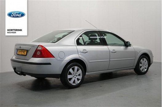 Ford Mondeo - 1.8-16V Futura - 1