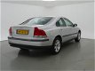 Volvo S60 - 2.4 140 PK + LEDER / STOELVERWARMING / APP RADIO - 1 - Thumbnail