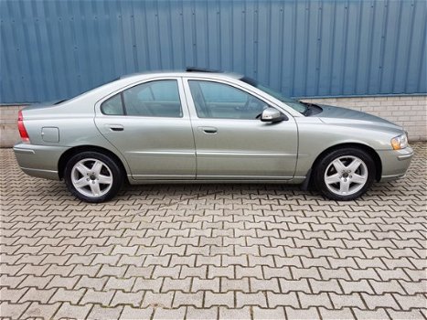 Volvo S60 - 2.5T Momentum VERKOCHT !! - 1