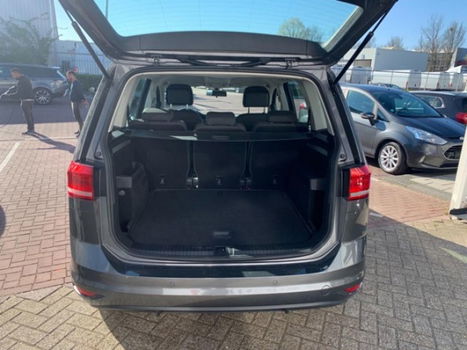 Volkswagen Touran - 1.6 TDI SCR Connected Series - 1