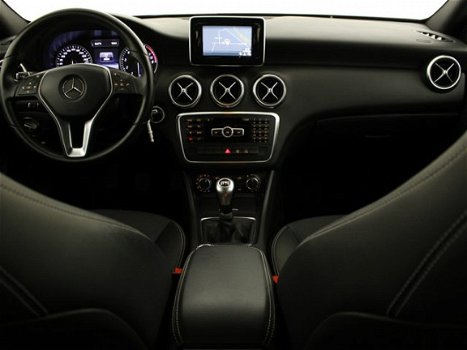 Mercedes-Benz A-klasse - 180 Ambition Navigatie, Bi-Xenon-koplampen, Cruise Control, - 1