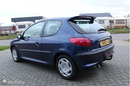 Peugeot 206 - 1.4 XR leuke auto met APK tot 10-05-2020 - 1